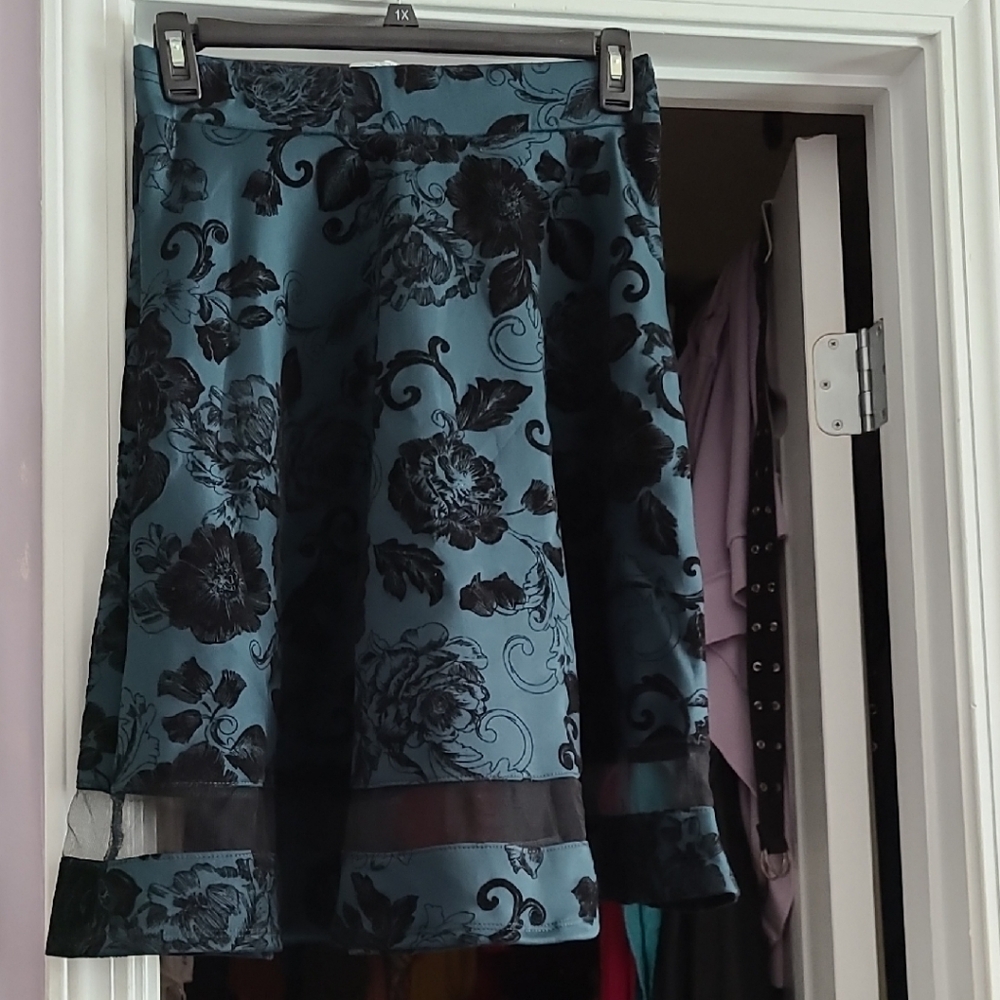 Green Tiered Knee-Length A-Line Skirt